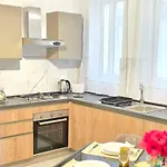 Solaria - Central Beachside 2Br In St Paul'S Bay Appartamento *
